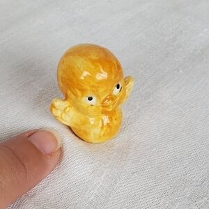 Vtg tiny bird ceramic figurine 1 1/4"